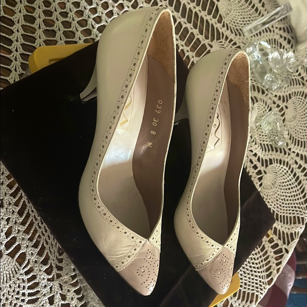 Ladies dress shoes tan and beige heels